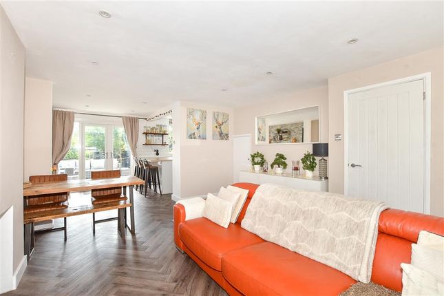 3 bed end terrace house