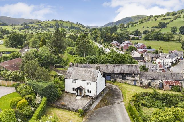 Penybontfawr 4 bed detached house for sale