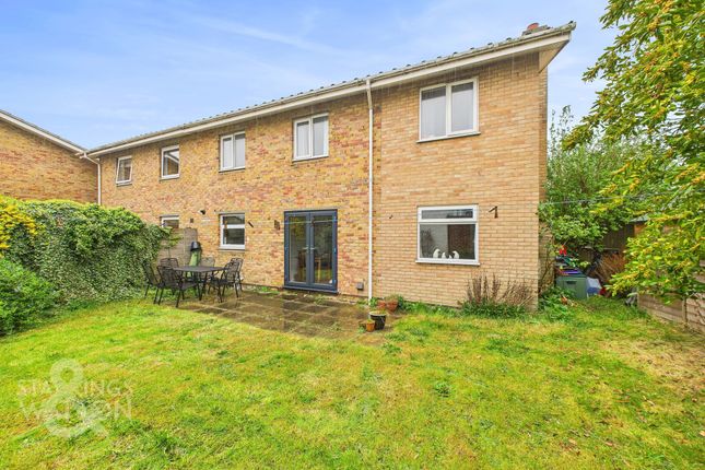 Finch Way, Brundall, Norwich 5 bed semi