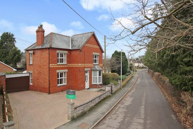 Broadway, Builth Wells, LD2 3 bed detached house for sale