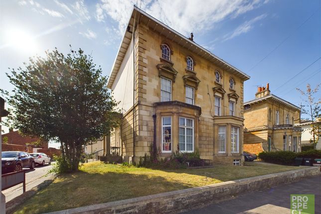 Eldon Road, Reading, Berkshire, RG1 4 bed semi