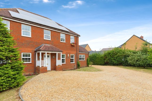 Cambridge Road, Biggleswade SG18 5 bed detached house for sale