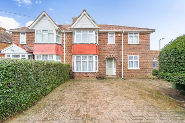 Lodore Gardens, Kingsbury, NW9 8 bed semi