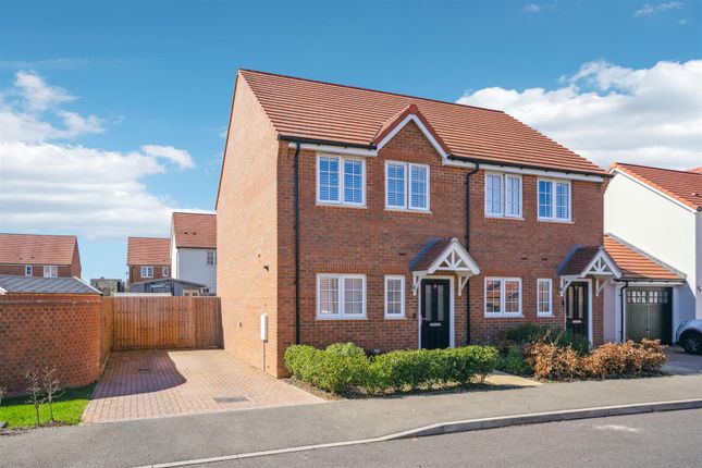 Fennell Drive, Stewkley, Buckinghamshire 2 bed semi