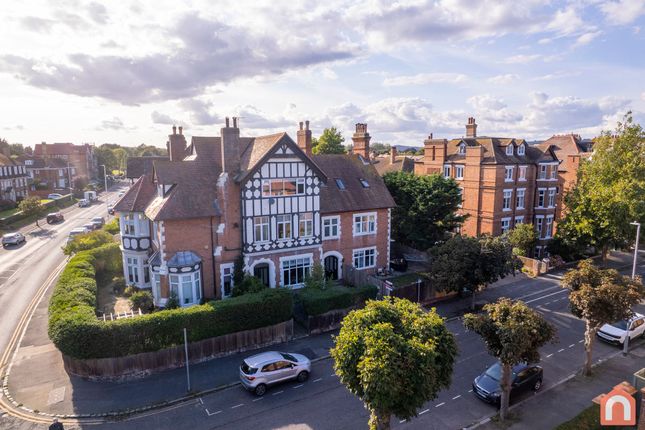Grimston Avenue, Folkestone CT20 2 bed flat for sale