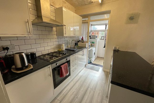 Rainham RM13 3 bed terraced house for sale
