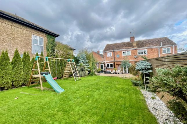 Ash Close, Peterborough 2 bed house for sale