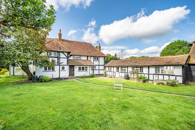 Chobham,  Surrey,  GU24 4 bed detached house for sale