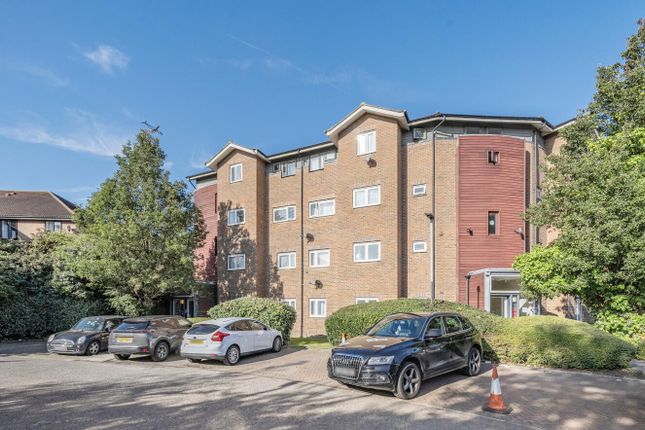 Meadowford Close, London 2 bed flat for sale