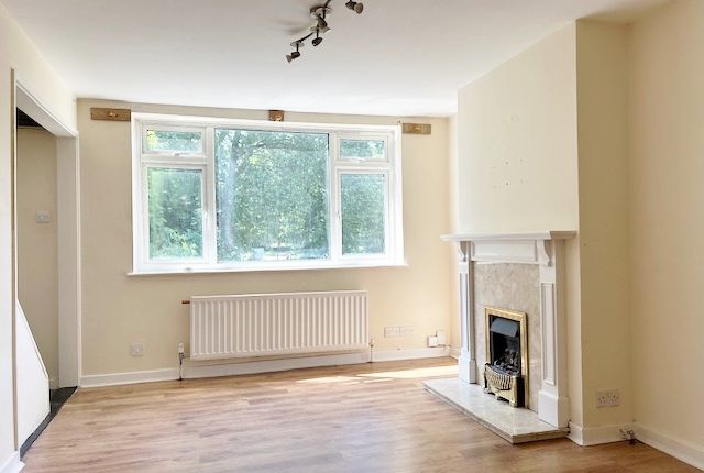 Cargreen Road, South Norwod, London... 2 bed apartment for sale