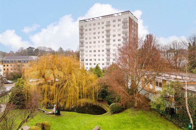 Eaton Drive, Kingston upon Thames, KT2 2 bed apartment for sale