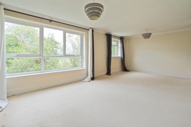 Dingle Lane, Solihull 2 bed flat for sale