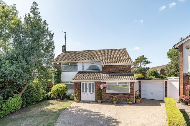 Partridge Close, Bushey WD23 4 bed detached house for sale