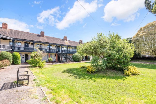 Manor Green Road, Epsom 2 bed flat for sale