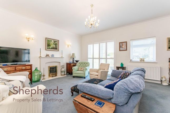 Ware Road, Hoddesdon EN11 5 bed detached bungalow for sale