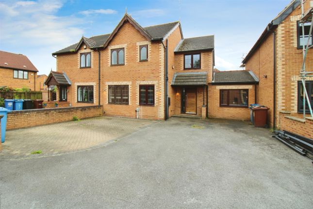 4 bedroom link detached house for sale