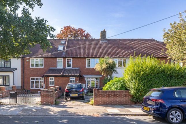 Barnes Avenue, London, SW13 2 bed terraced house for sale