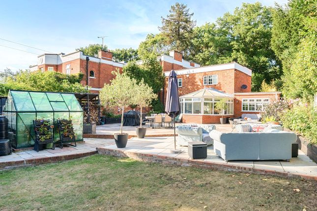 St. Anns Hill Road, Chertsey, KT16 4 bed end of terrace house for sale