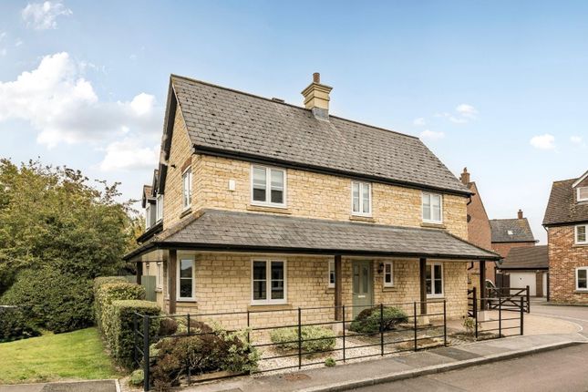 Fawley Close, Redhouse, Swindon, SN25 4 bed detached house for sale