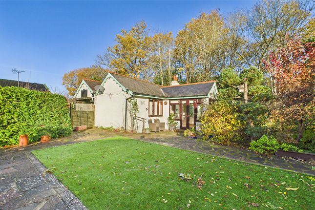 Horsell Birch, Surrey GU21 2 bed bungalow for sale