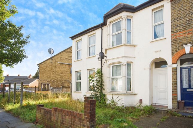 4 bedroom end of terrace house for sale