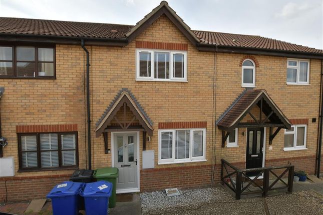 Lavender Close, South Ockendon, Essex 2 bed terraced house for sale