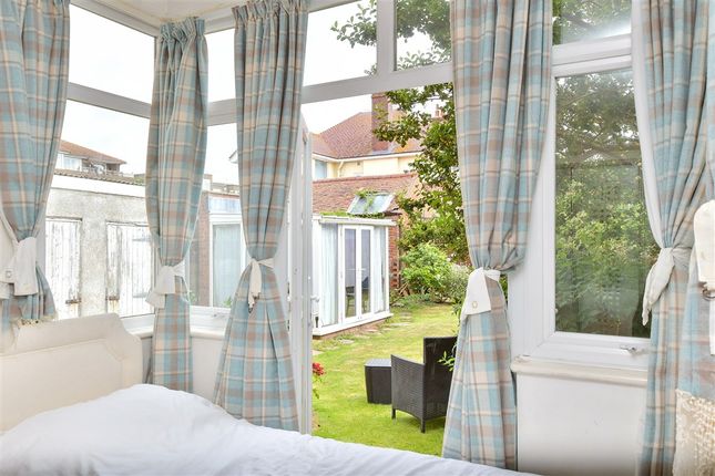 2 bedroom ground floor flat for sale