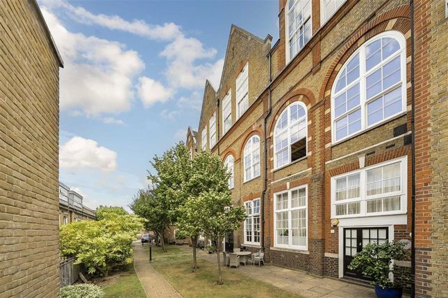 Lyham Road, London SW2 2 bed maisonette for sale