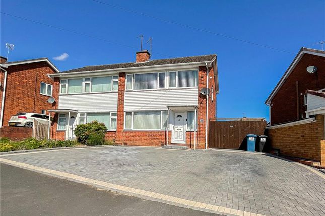 Skidmore Avenue, Dosthill, Tamworth, B77 3 bed semi