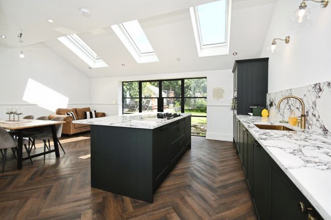 4 bedroom terraced house for sale