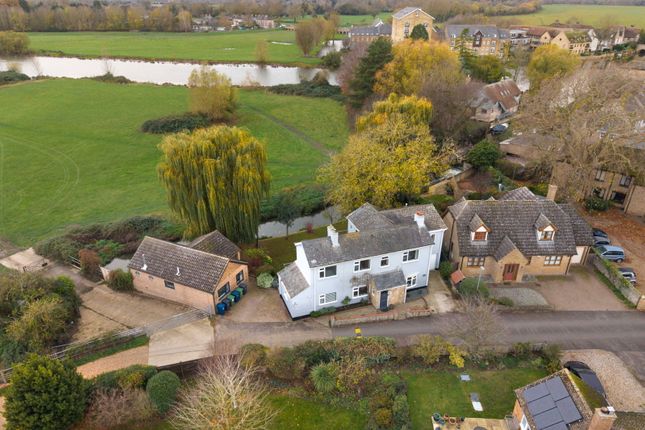 4 bed detached house