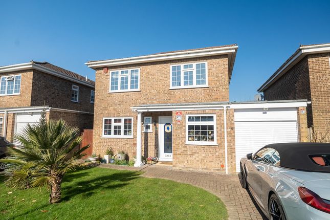 Arethusa Way, Woking, GU24 4 bed detached house for sale