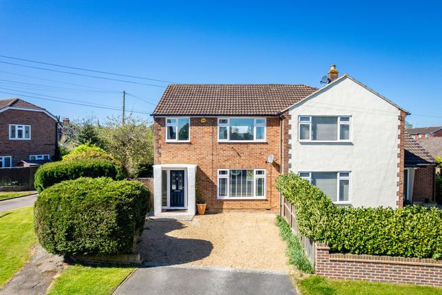 Station Road, Lingfield, RH7 3 bed semi