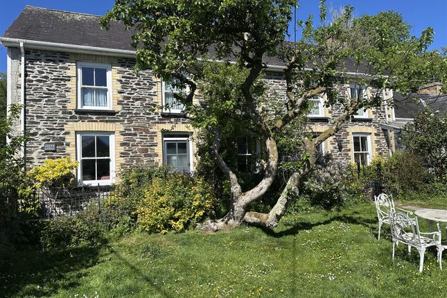 Castle Road, Pencader 3 bed detached house for sale