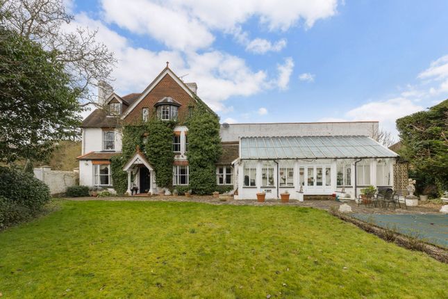 6 bedroom detached house for sale