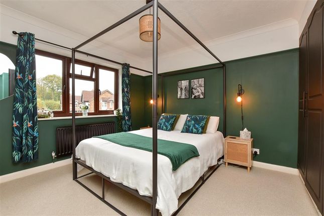 3 bed detached house