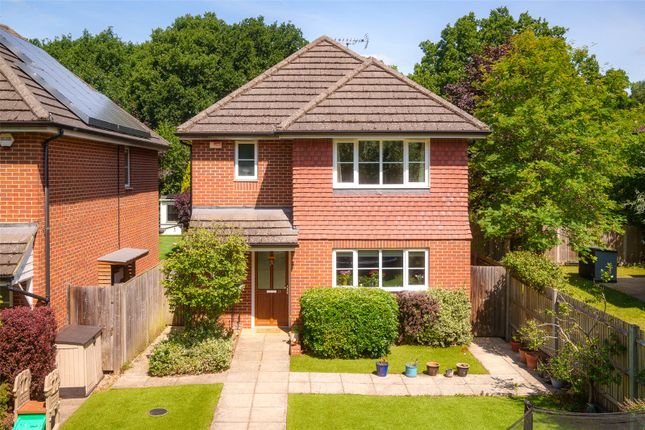 Nine Mile Ride, Berkshire RG40 3 bed detached house for sale
