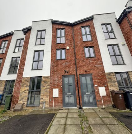 5 bedroom terraced house for sale