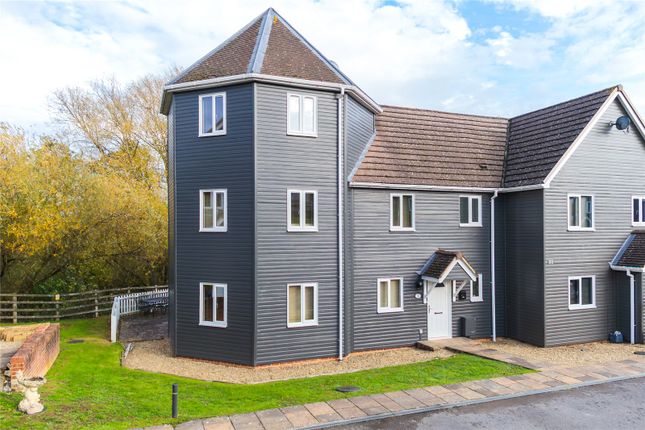 Lakes View, Royal Wootton Bassett SN4 4 bed end of terrace house for sale