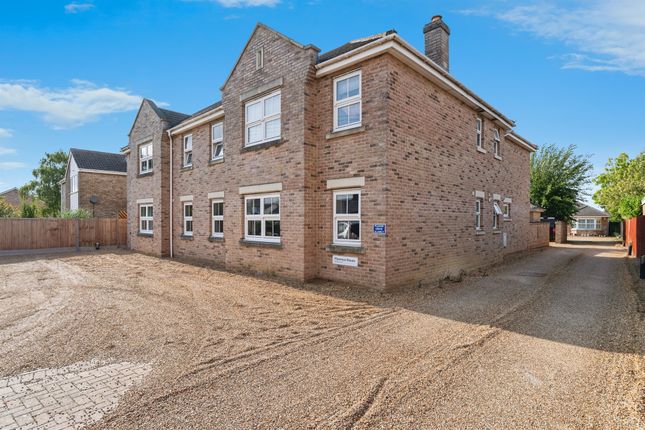 2 bedroom ground floor flat for sale
