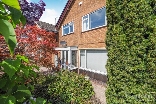 3 bed detached house