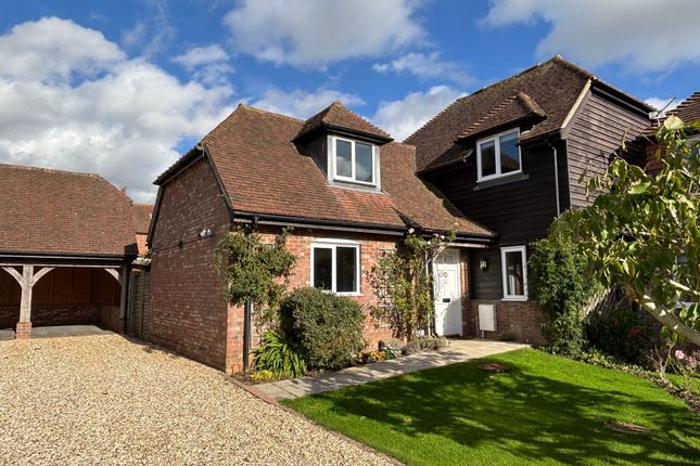 Blakeney Close, Chichester, PO19 4 bed semi