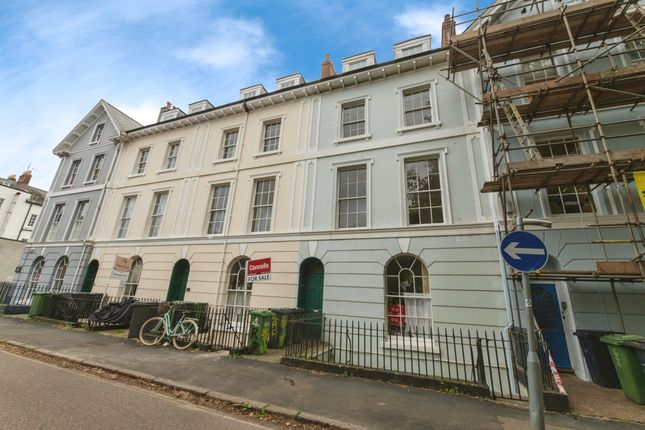 2 bedroom maisonette for sale