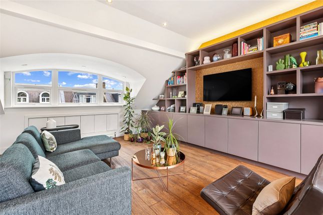 Upham Park Road, London, W4 3 bed terraced house for sale