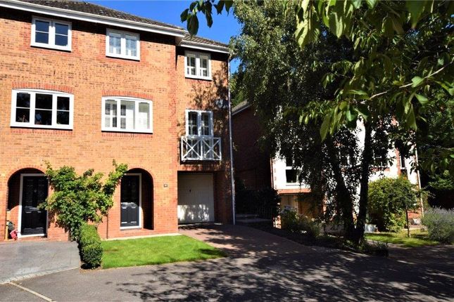 Coltsfoot Close, Reading RG7 3 bed semi
