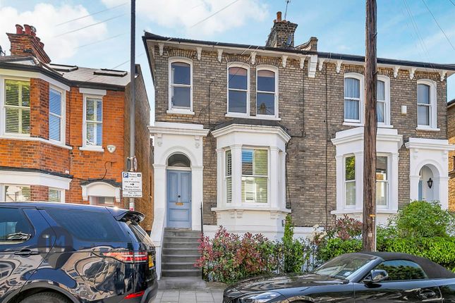Ringford Road, London 1 bed flat for sale