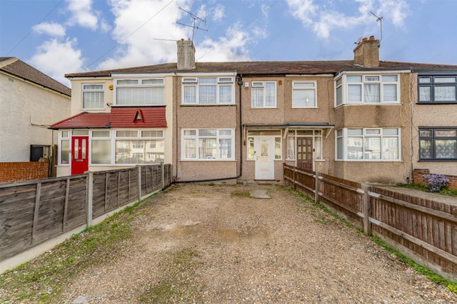 Midhurst Gardens, Uxbridge UB10 3 bed terraced house for sale