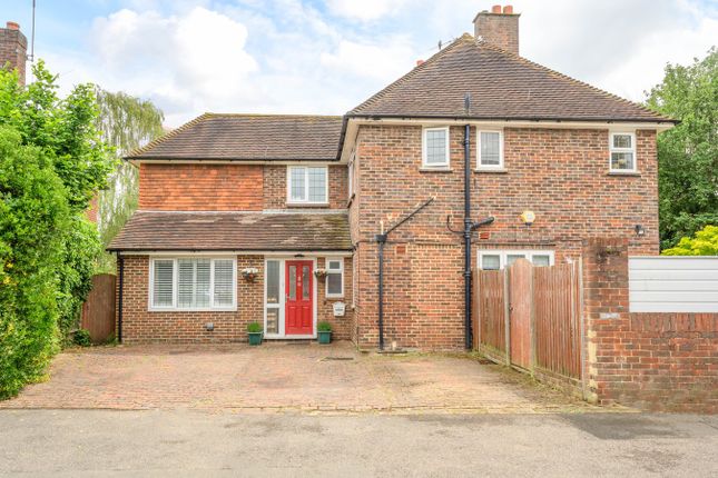Mole Road, Hersham Village, KT12 5 bed detached house for sale