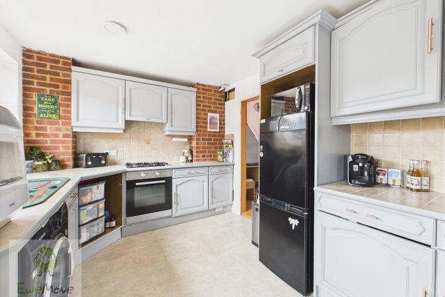 The Spires, Strood, Rochester, ME2 2PZ 2 bed terraced house for sale