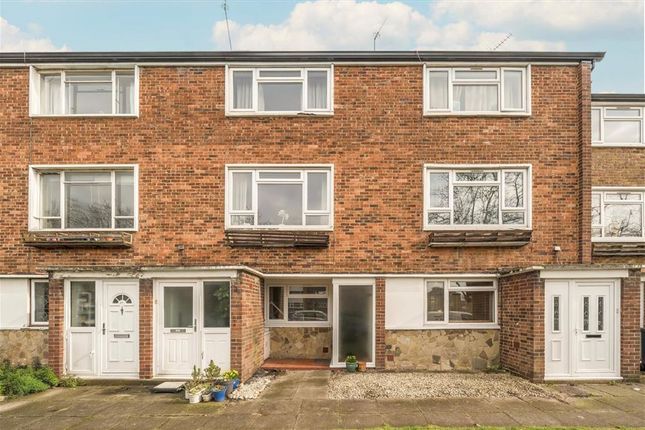 Burnt Ash Road, London SE12 2 bed maisonette for sale